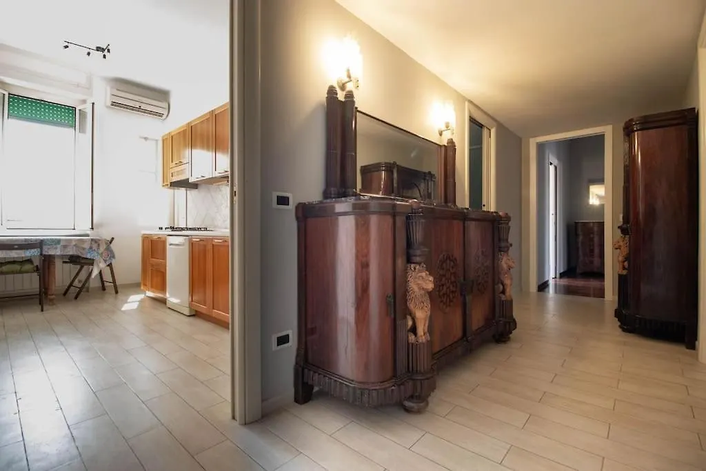 Best Nest Near University Metrostop Naples Italy