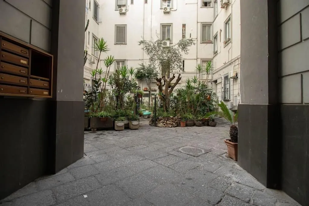 Best Nest Near University Metrostop Naples