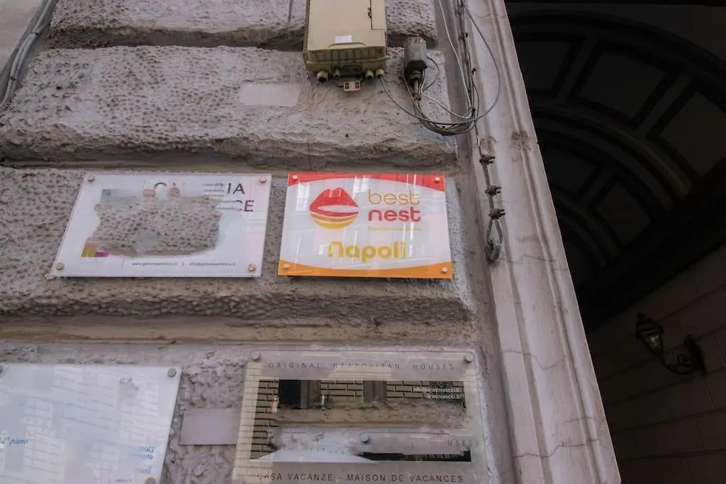 Best Nest Near University Metrostop Naples Apartment